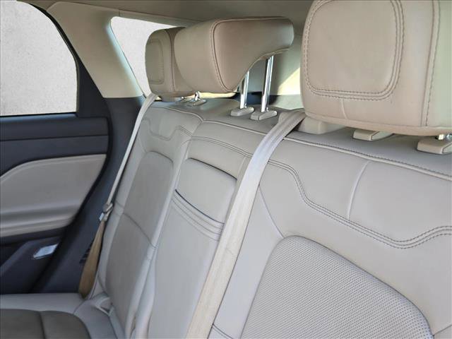 Used 2022 Lincoln Corsair AWD w/ Premium Package image 17