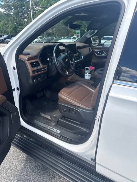 Used 2021 Chevrolet Tahoe High Country w/ Premium Package RWD image 12