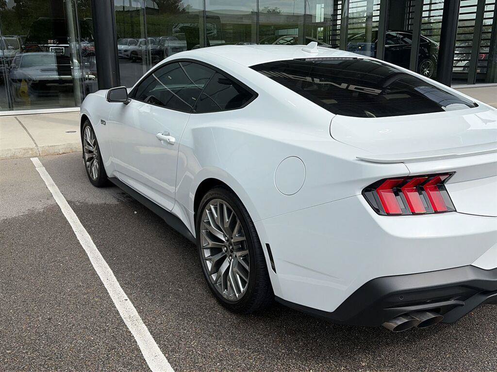 Used 2025 Ford Mustang GT Premium RWD image 9
