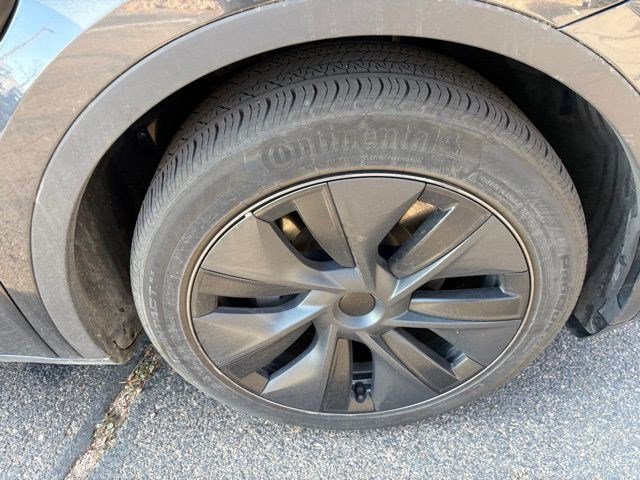 Used 2024 Tesla Model Y Long Range image 14
