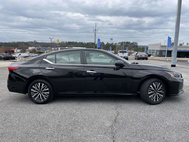 Used 2025 Nissan Altima 2.5 SV image 2