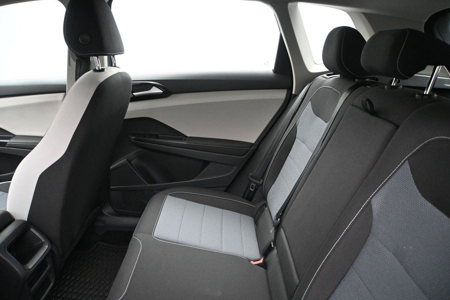 Certified 2025 Volkswagen Taos S AWD/4WD image 12