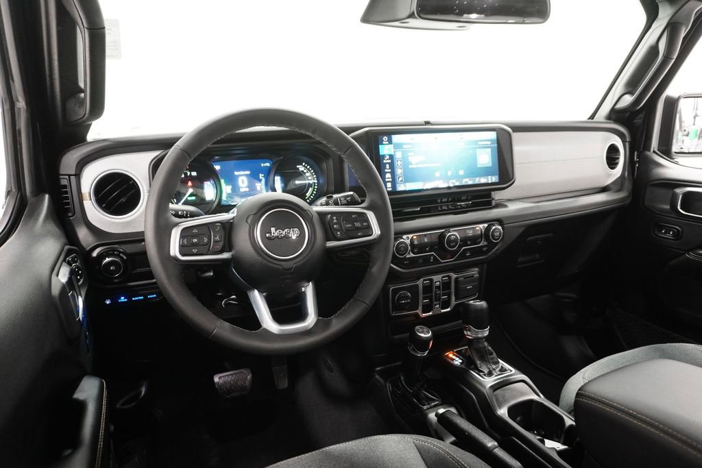 Certified 2025 Jeep Wrangler Unlimited Sahara image 19