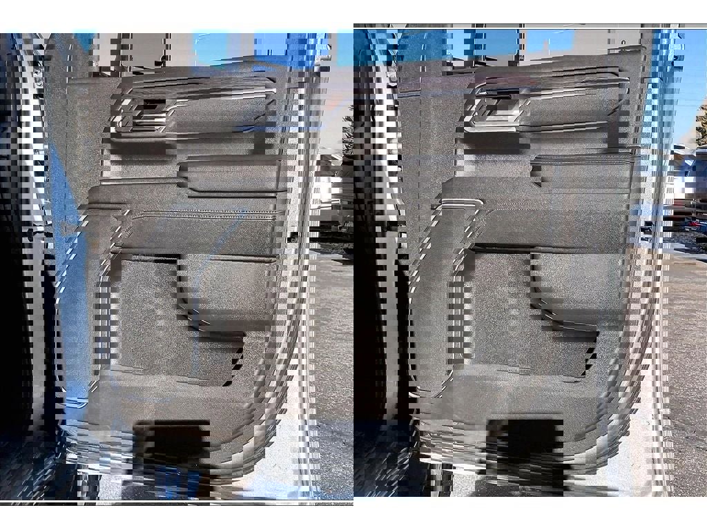 Used 2025 Chevrolet Silverado 3500 LTZ image 26