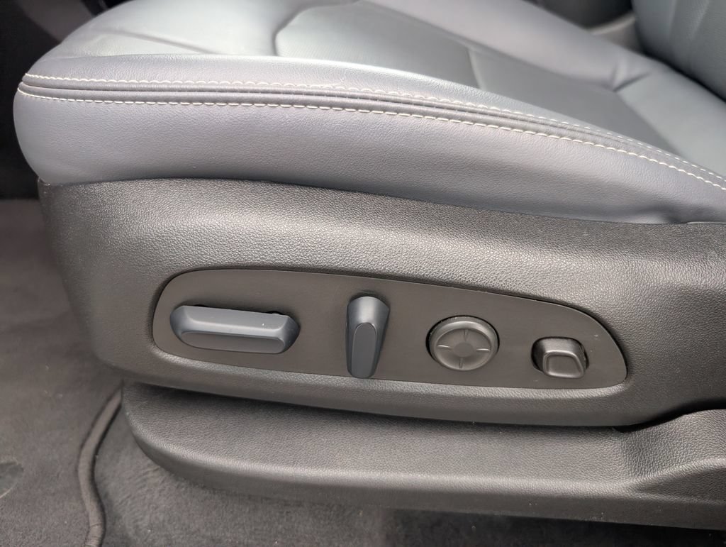 Used 2024 Buick Enclave Premium AWD/4WD image 10