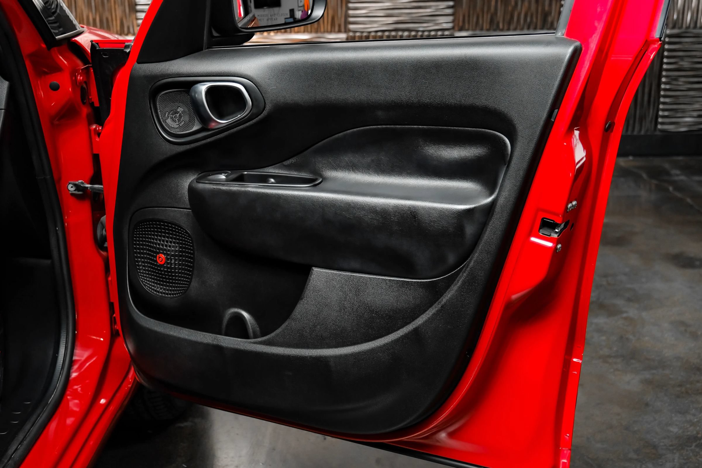 Used 2017 FIAT 500L Lounge w/ Dual-Pane Sunroof Package FWD image 42
