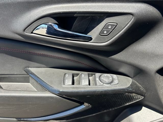 Used 2024 Chevrolet Trax RS w/ Sunroof Package FWD image 13