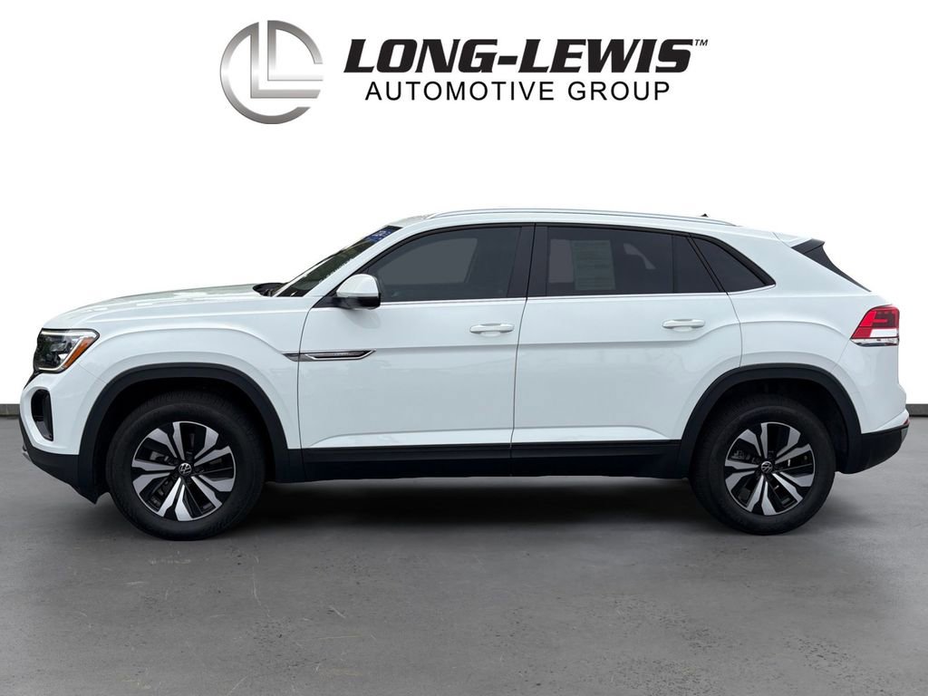 Certified 2024 Volkswagen Atlas Cross Sport SE FWD image 2