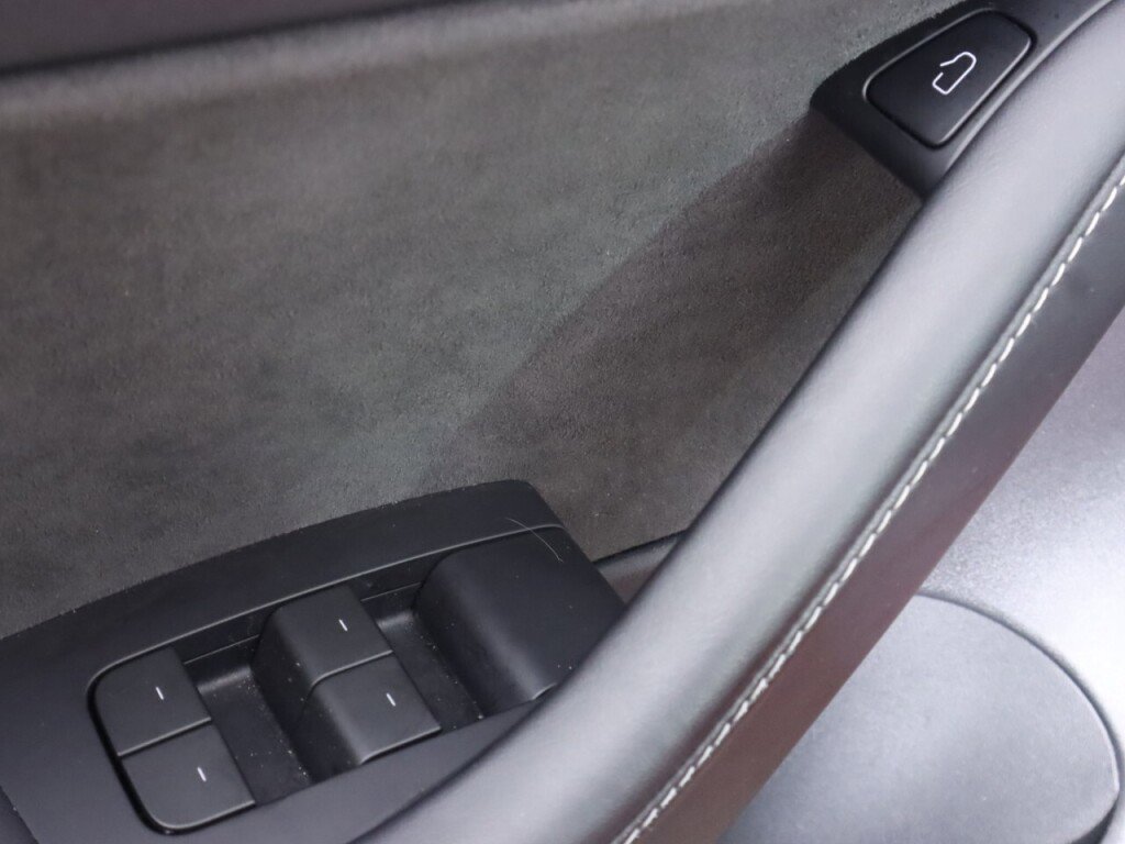 Used 2023 Tesla Model 3 Standard Range image 29