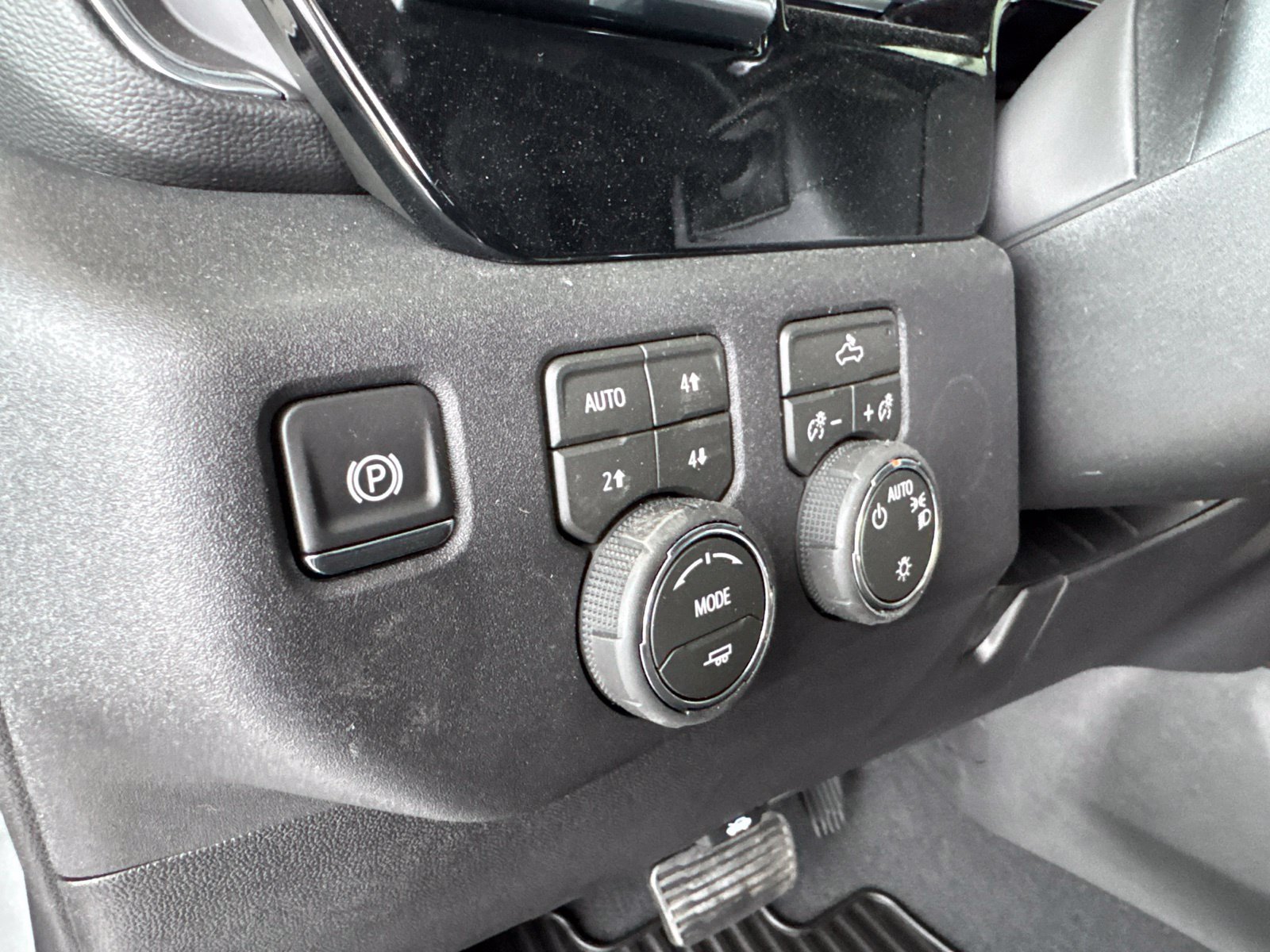 New 2026 Chevrolet Silverado 1500 LT w/ All Star Edition Plus AWD/4WD image 17
