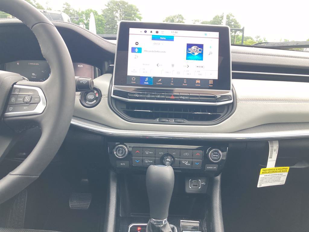 New 2024 Jeep Compass Limited w/ Elite Group AWD/4WD image 18