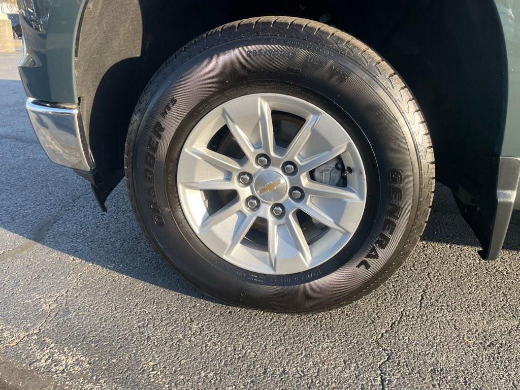 Used 2025 Chevrolet Silverado 1500 LT image 9