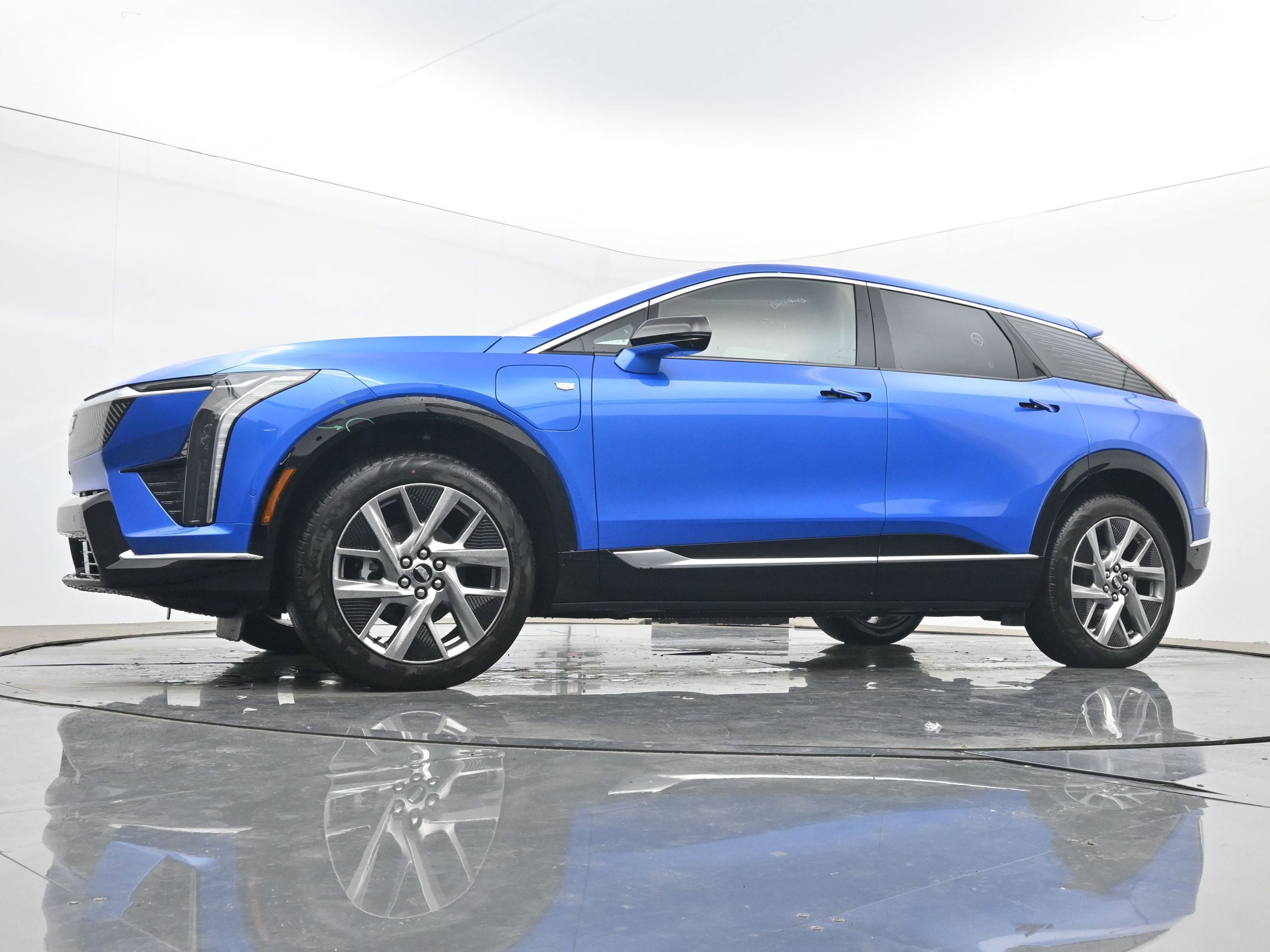 New 2026 Cadillac Optiq Luxury 2 AWD/4WD image 16