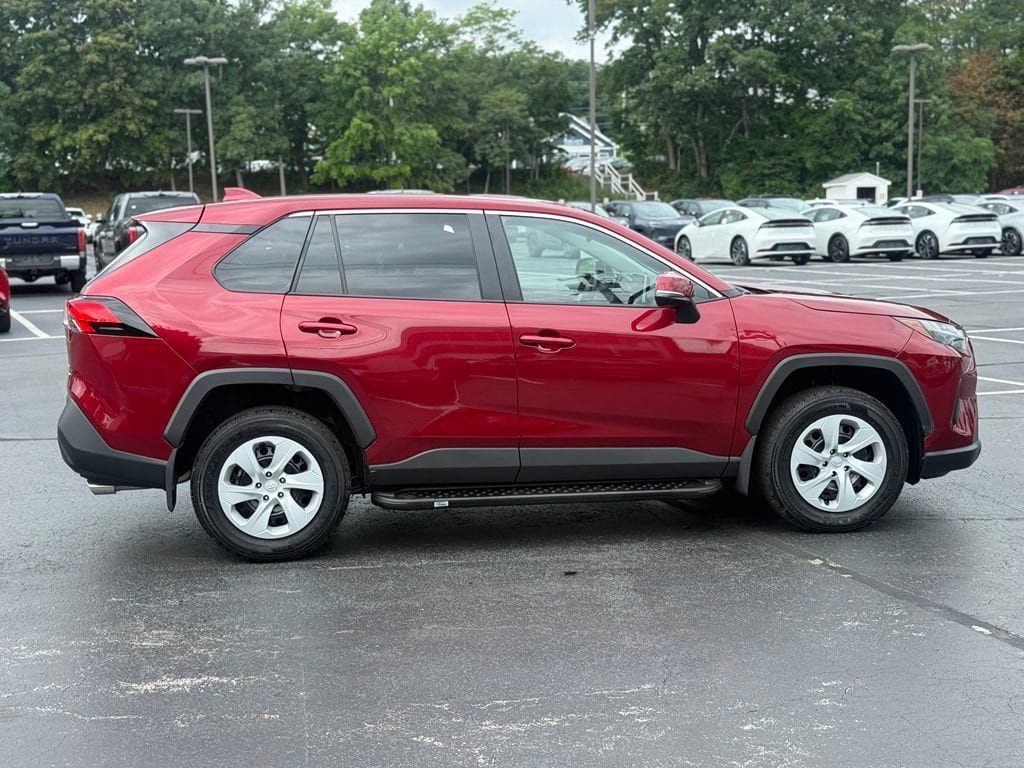 Certified 2025 Toyota RAV4 LE AWD/4WD image 9