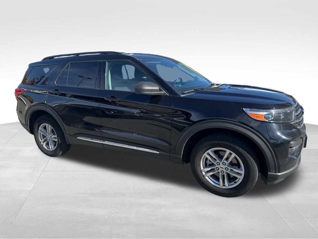 Certified 2022 Ford Explorer XLT image 9