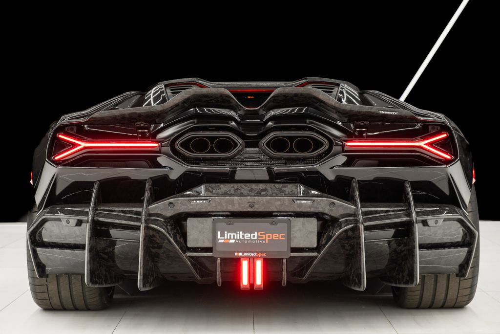 Used 2024 Lamborghini Revuelto image 19