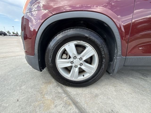 Used 2016 Chevrolet Trax LT w/ LT Sun and Sound Package FWD image 10