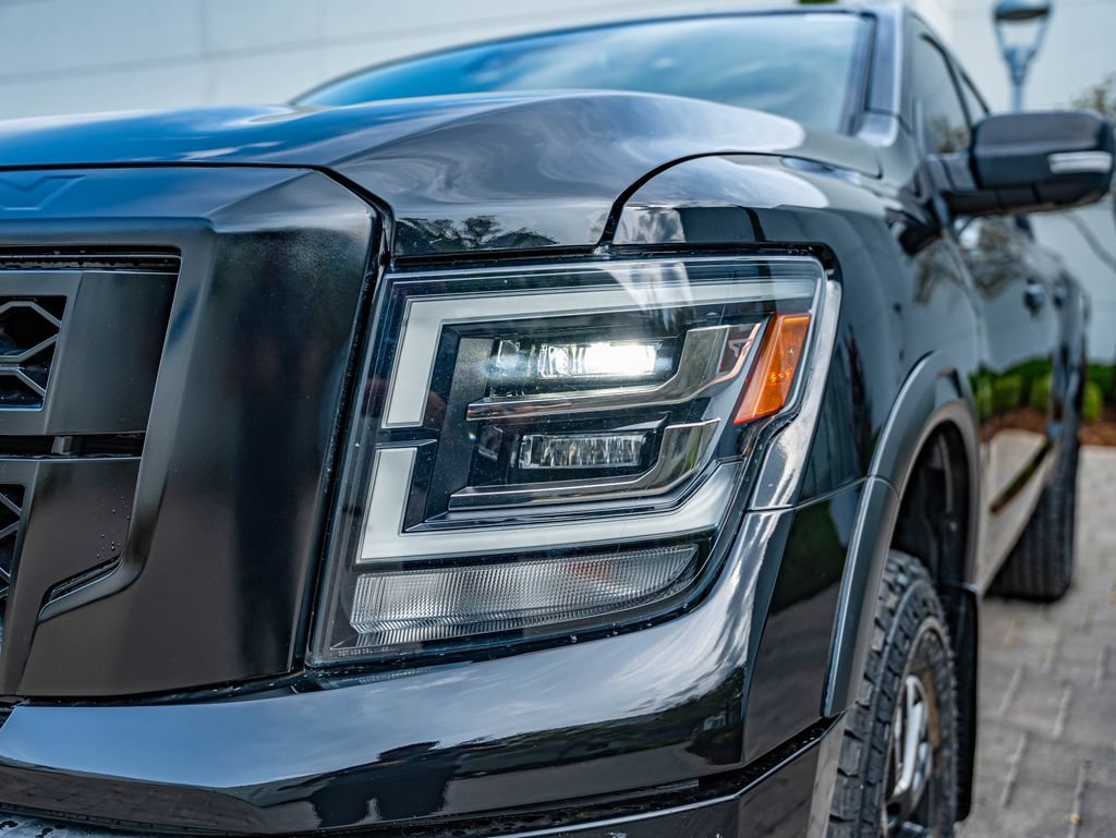 Used 2022 Nissan Titan PRO-4X w/ Pro-4x Convenience Package AWD/4WD image 13
