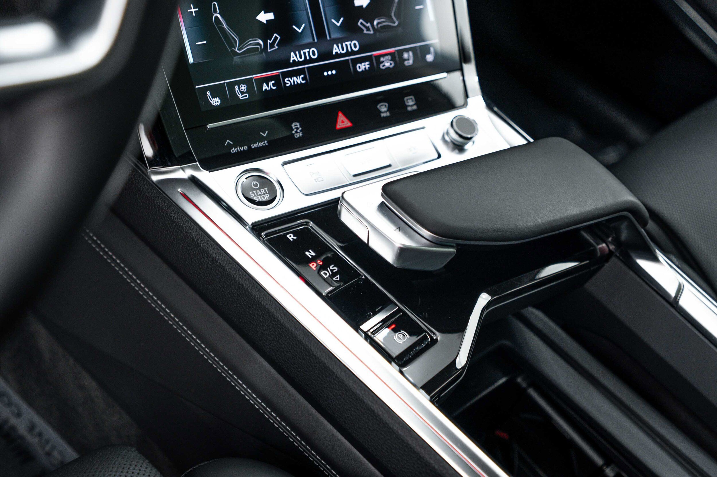 Certified 2024 Audi Q8 e-tron Prestige AWD/4WD image 10