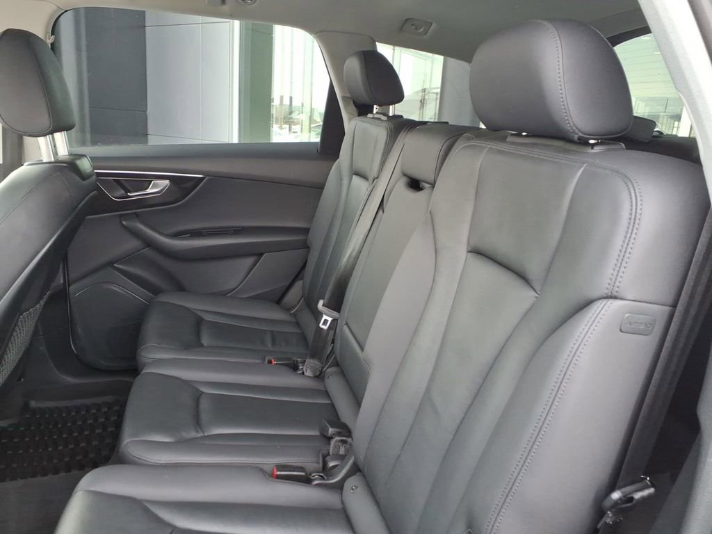 Used 2023 Audi Q7 2.0T Premium image 28