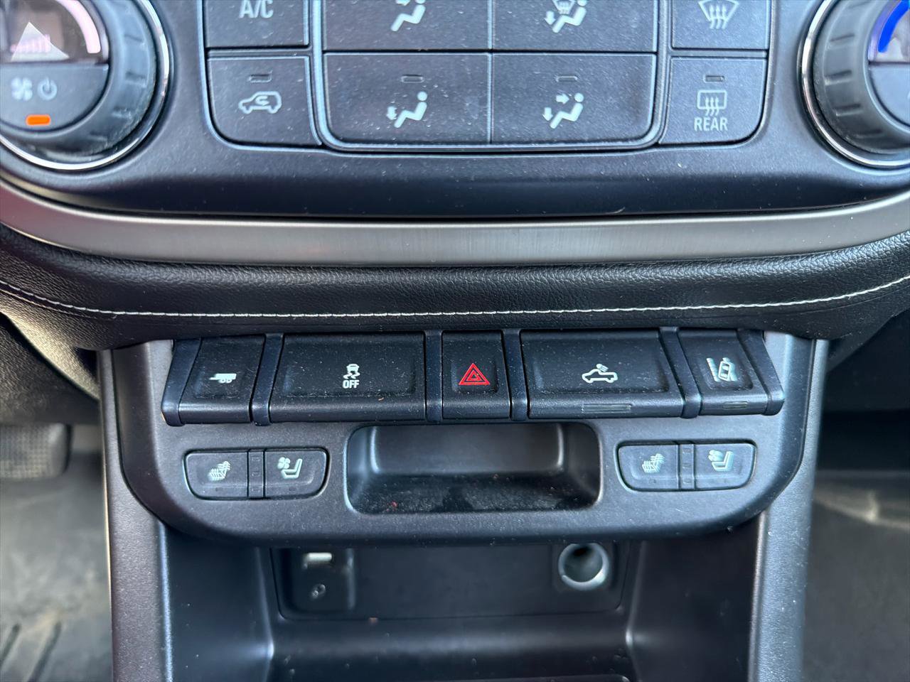 Used 2018 GMC Canyon Denali image 21