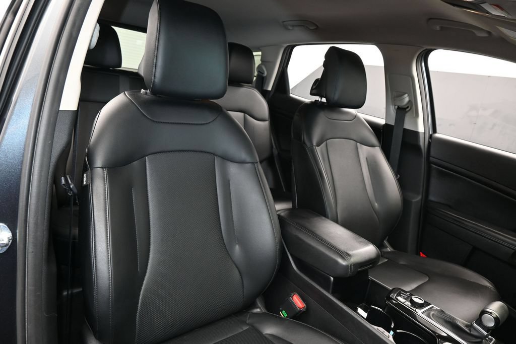 Used 2023 Kia Sportage EX FWD image 45