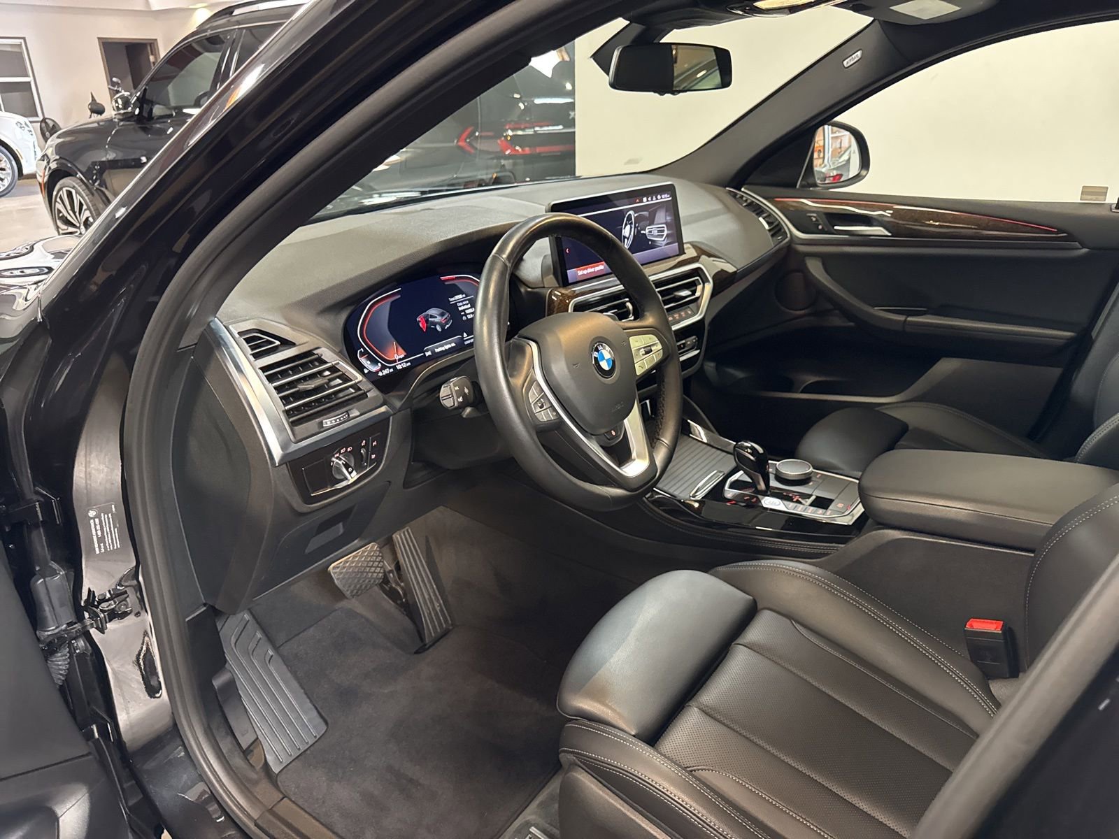 Used 2023 BMW X4 xDrive30i w/ Convenience Package AWD/4WD image 7
