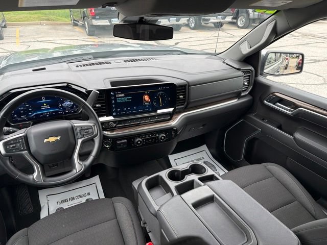 Used 2025 Chevrolet Silverado 1500 LT AWD/4WD image 19