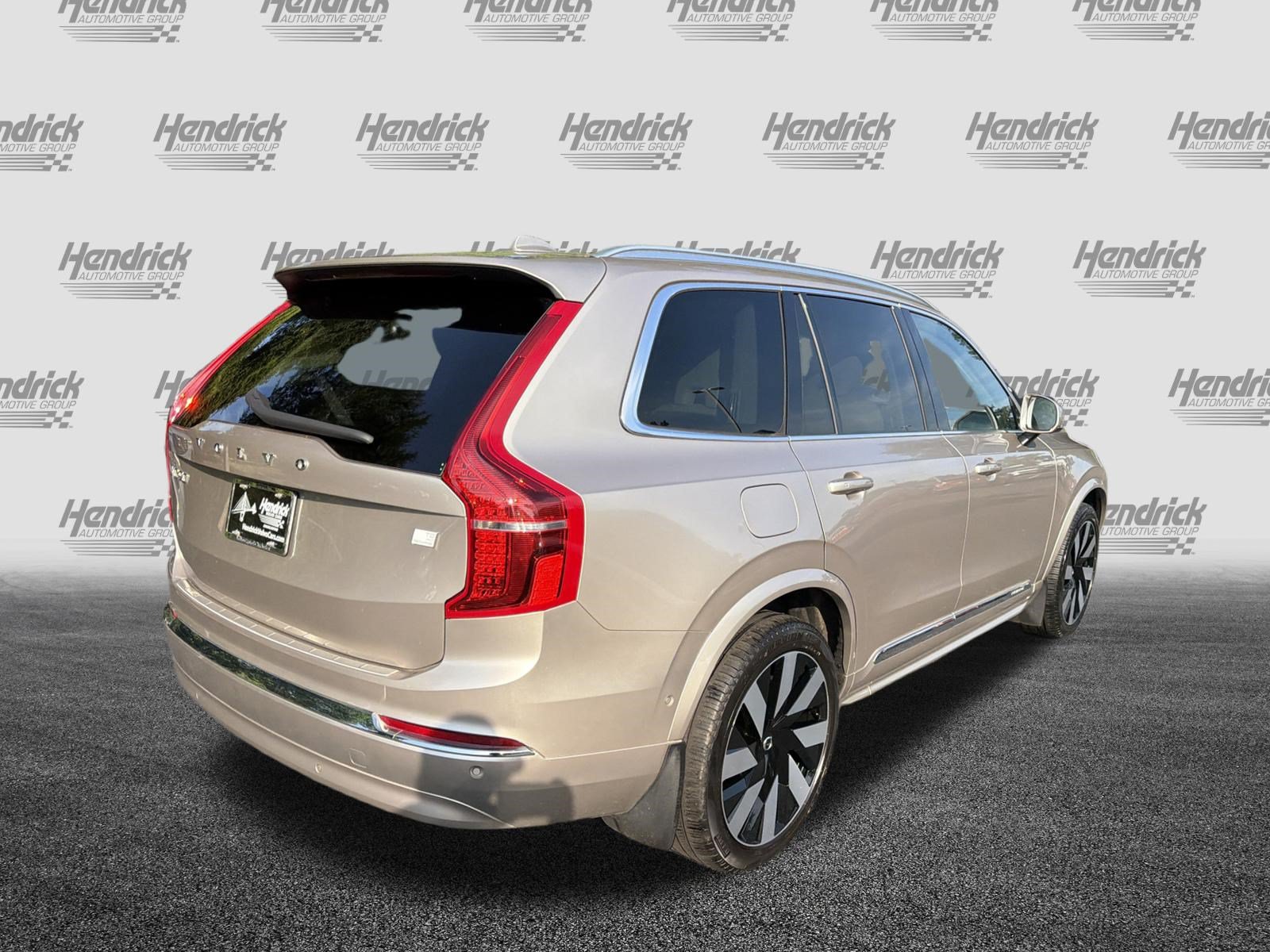 Certified 2024 Volvo XC90 T8 Plus w/ Protection Package AWD/4WD image 10