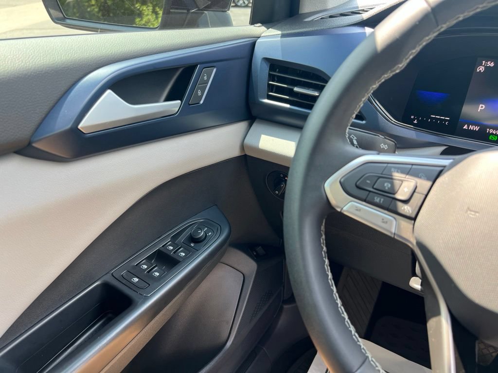 Certified 2023 Volkswagen Taos SE w/ Panoramic Sunroof Package FWD image 19