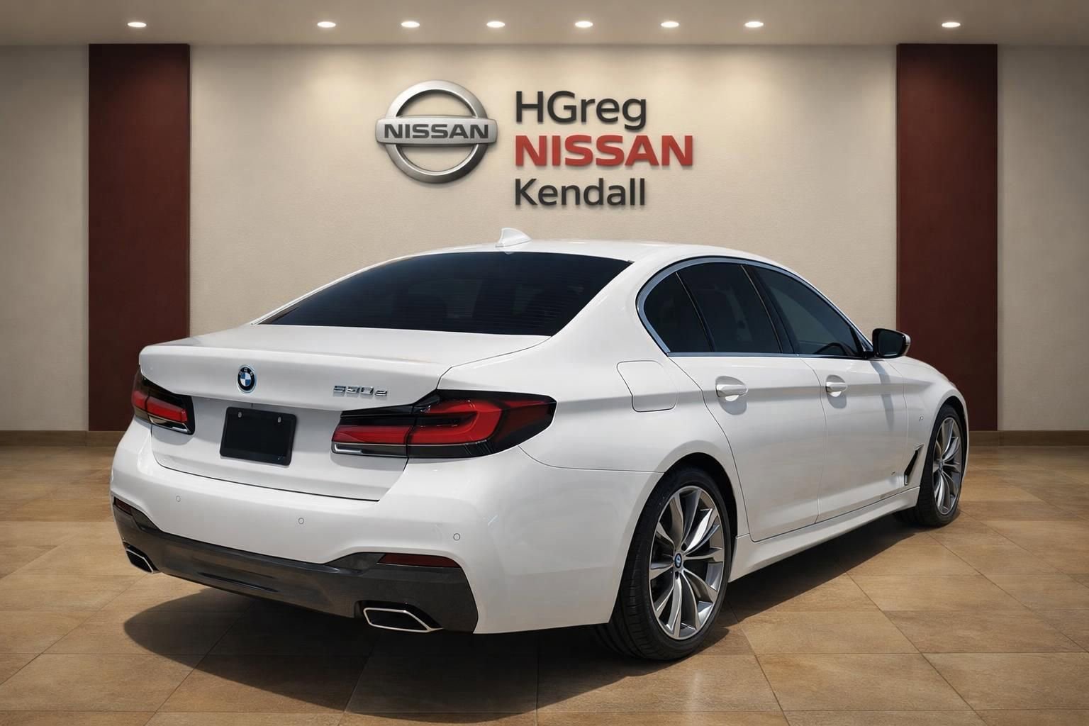 Used 2022 BMW 530e w/ Premium Package RWD image 4