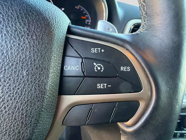 Used 2017 Jeep Grand Cherokee Limited w/ Luxury Group II image 26