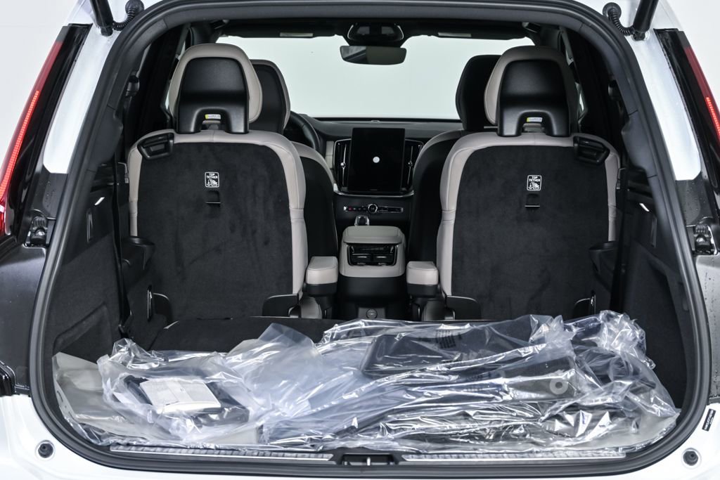 New 2026 Volvo XC90 B5 Ultra w/ Protection Package image 31