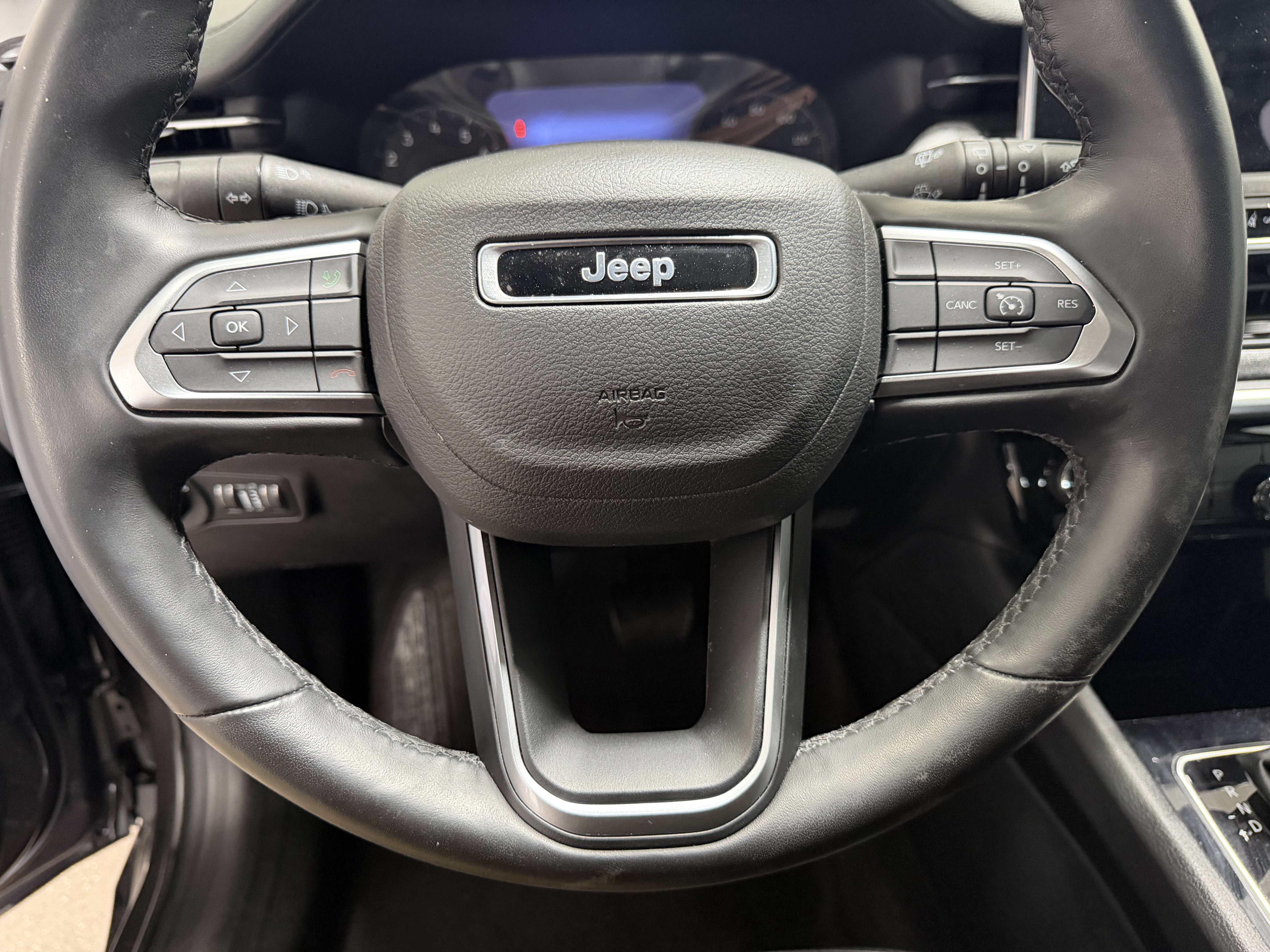 Used 2022 Jeep Compass Latitude w/ Sun and Sound Group AWD/4WD image 11