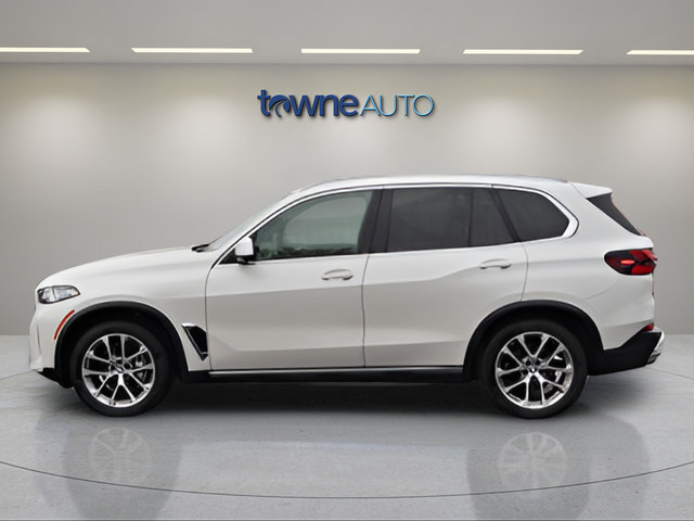Used 2024 BMW X5 xDrive40i w/ Premium Package AWD/4WD image 3
