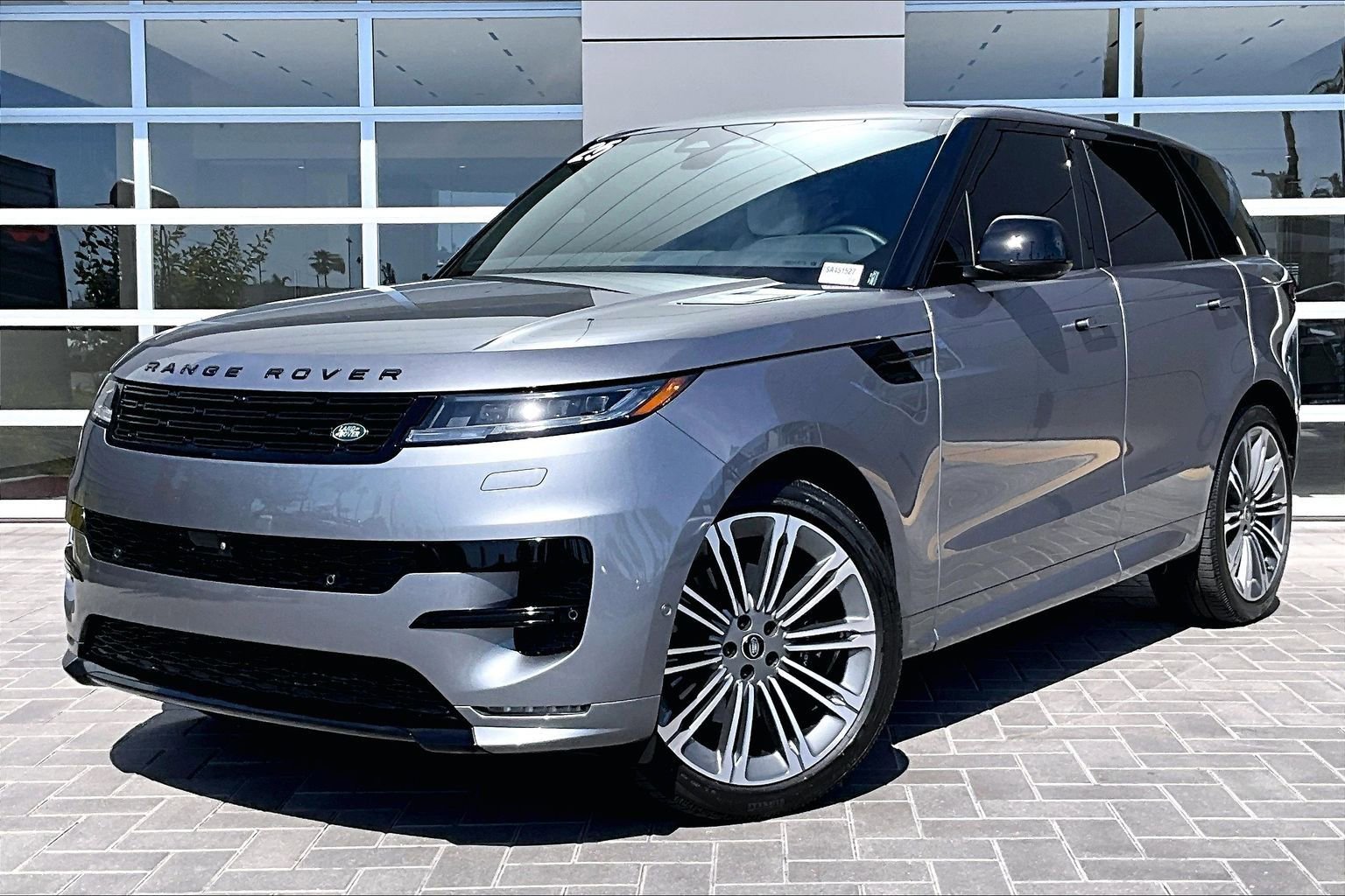 Certified 2025 Land Rover Range Rover Sport Dynamic SE image 1