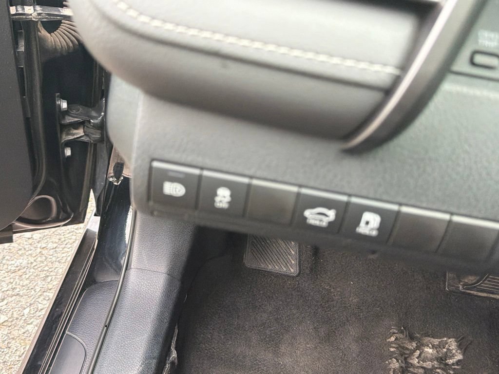 Used 2024 Toyota Camry XSE FWD image 18