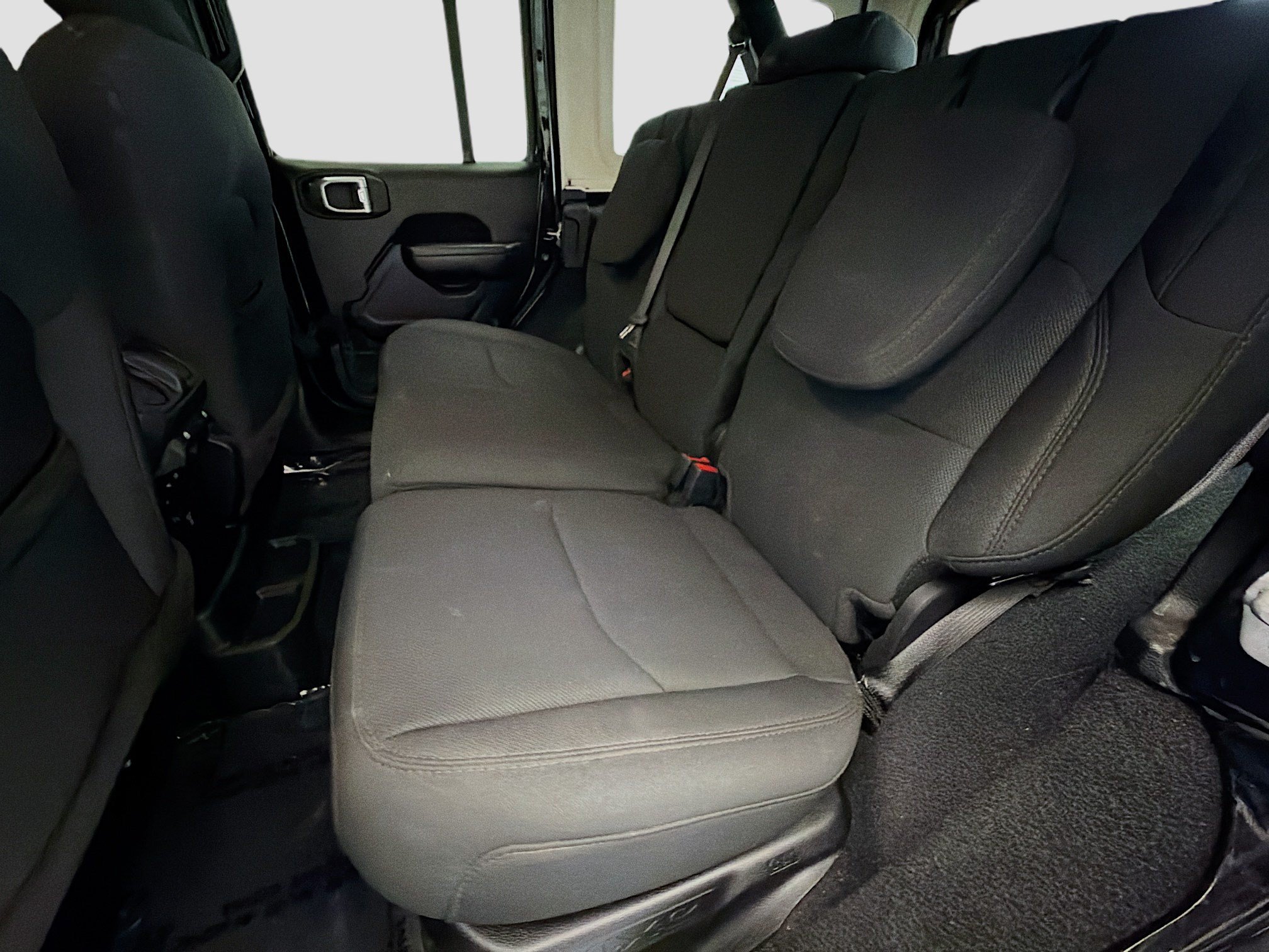 Used 2023 Jeep Wrangler Unlimited w/ Sun & Screen Package AWD/4WD image 13