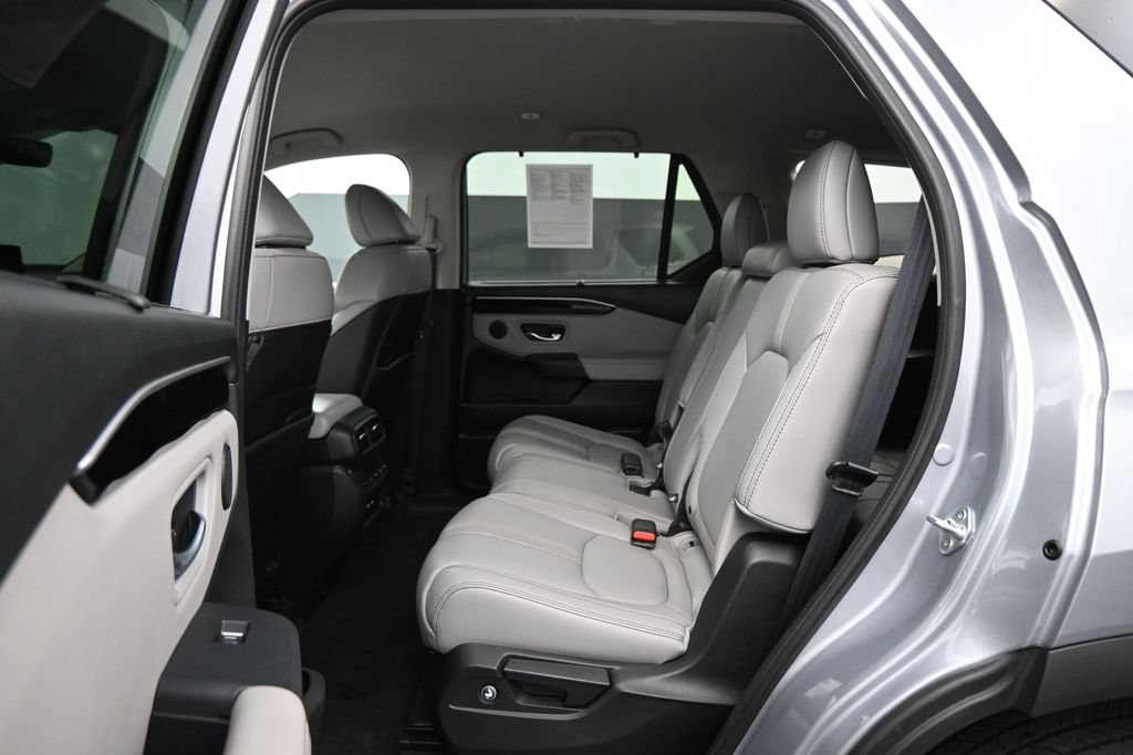 Used 2023 Honda Pilot EX-L image 16