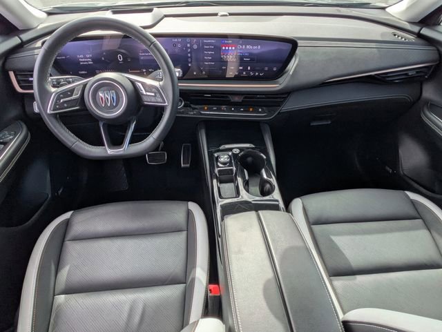 Certified 2025 Buick Envision Sport Touring image 15