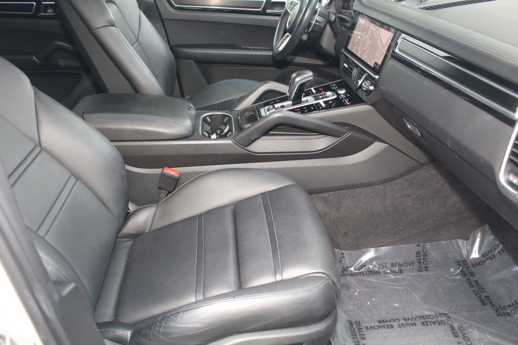 Used 2021 Porsche Cayenne GTS AWD/4WD image 27