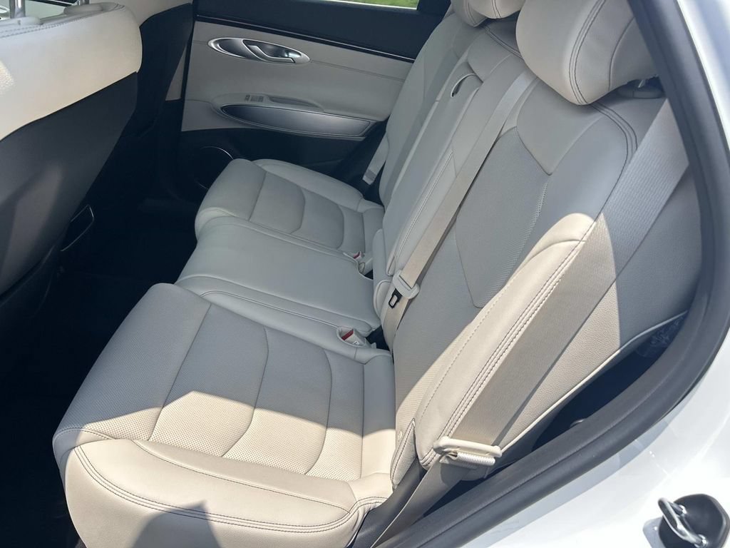 New 2027 Genesis GV70 2.5T Select AWD/4WD image 19