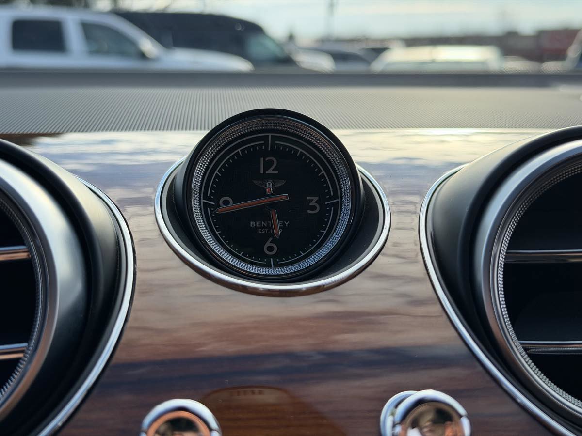 Used 2018 Bentley Bentayga image 59