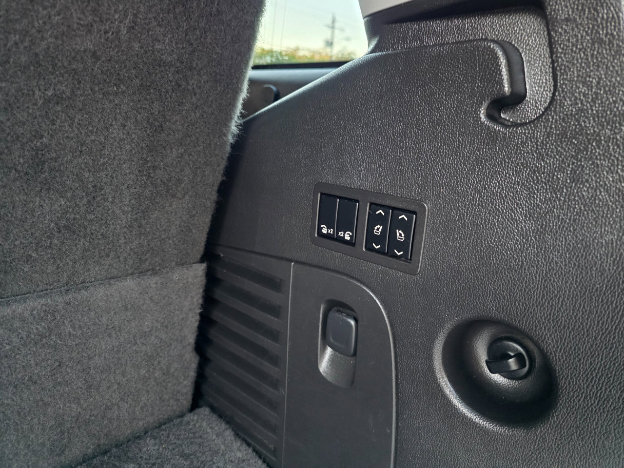 Used 2015 Chevrolet Tahoe LTZ image 15