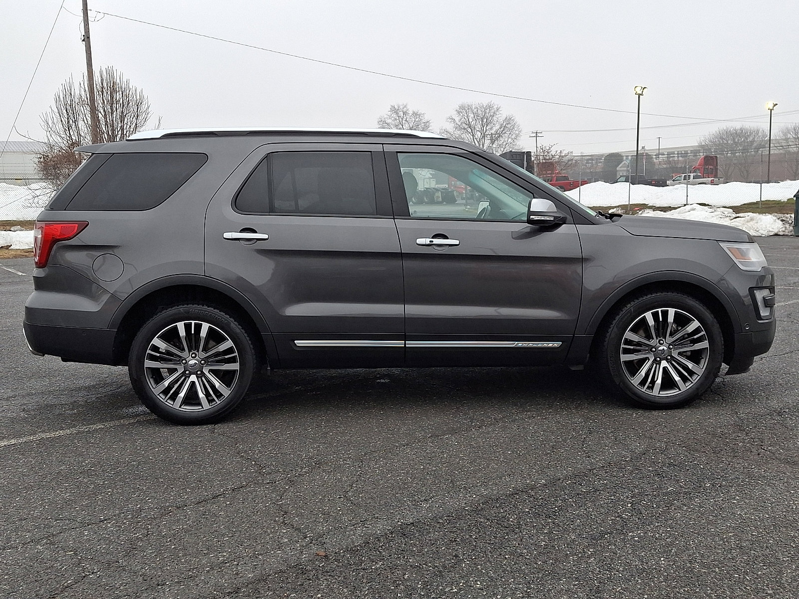 Used 2016 Ford Explorer Platinum image 7
