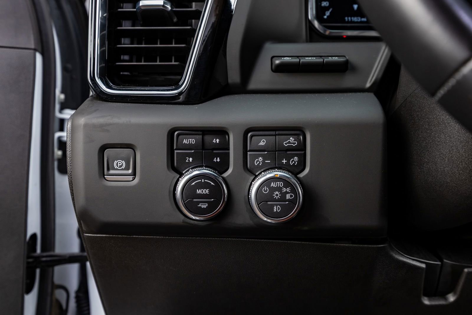 Used 2025 GMC Sierra 2500 Denali Ultimate w/ Max Trailering Package image 22