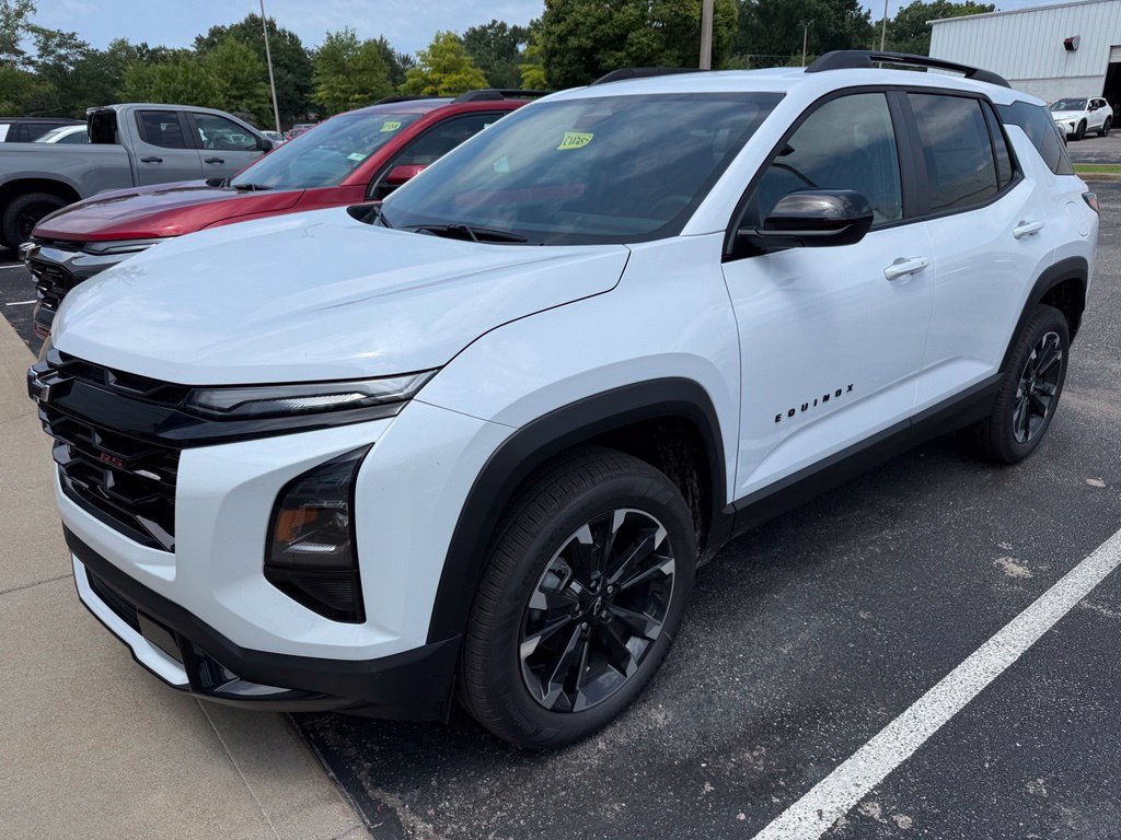 New 2027 Chevrolet Equinox RS FWD image 1