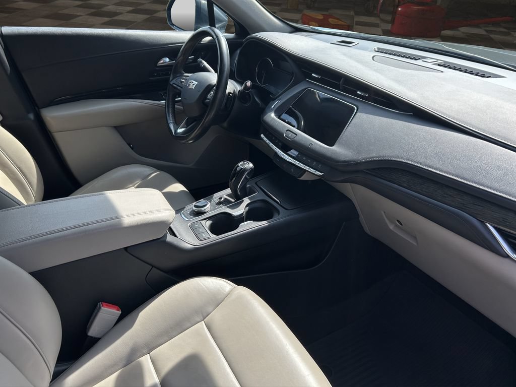 Used 2019 Cadillac XT4 Premium Luxury w/ Driver Awareness Package FWD image 17