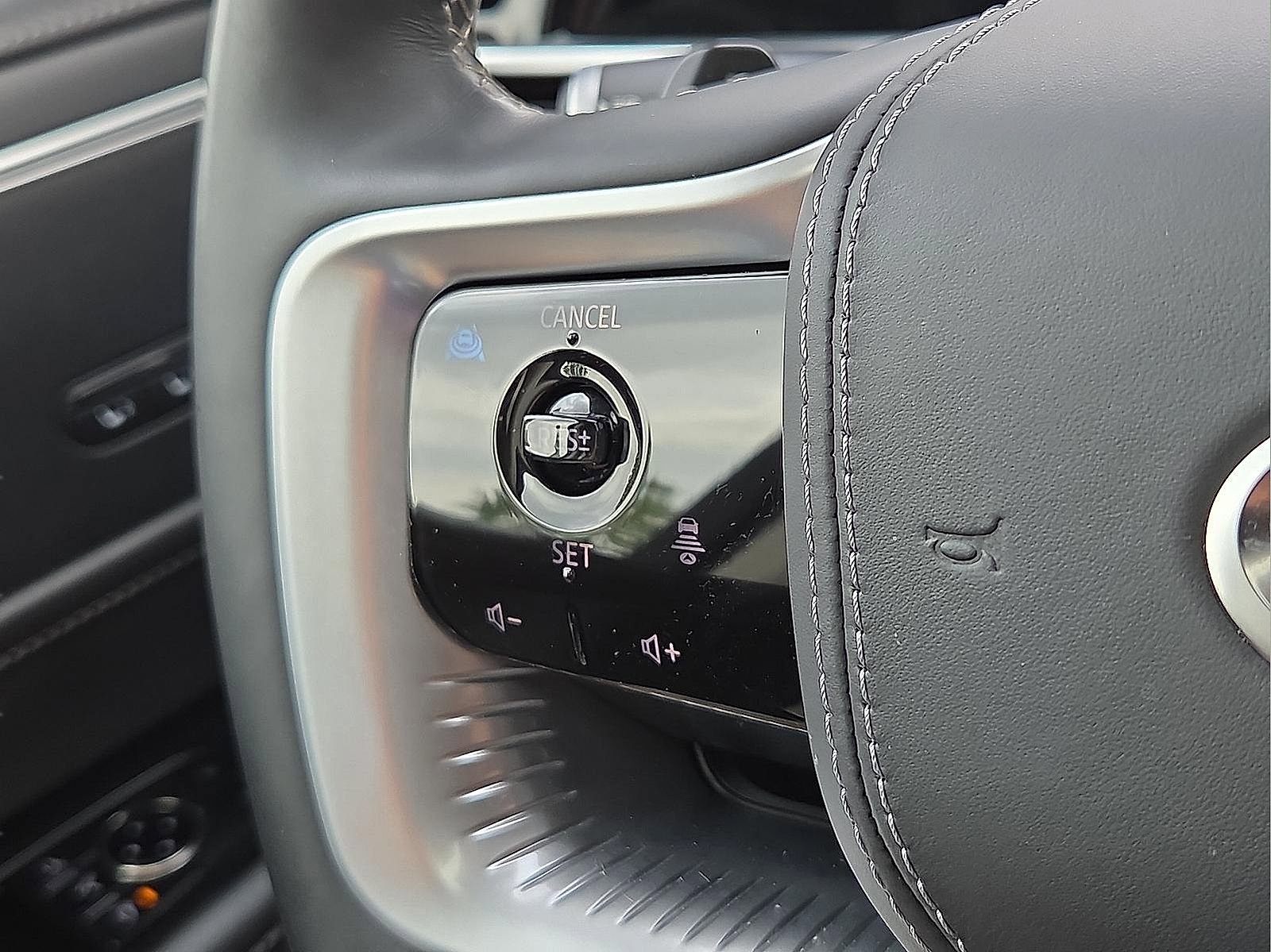 Used 2025 INFINITI QX80 Sensory AWD/4WD image 21