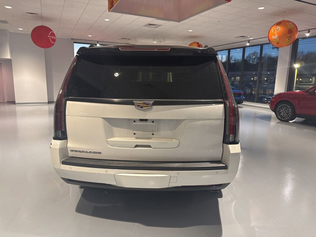 Used 2019 Cadillac Escalade Luxury image 6